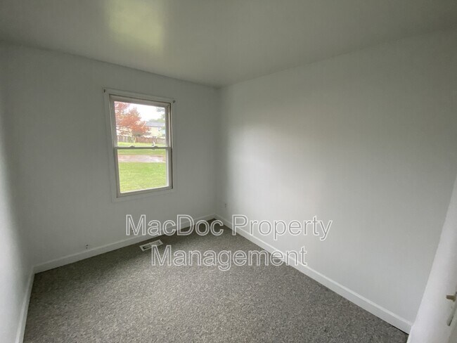 Building Photo - 5229 Magnolia Pl