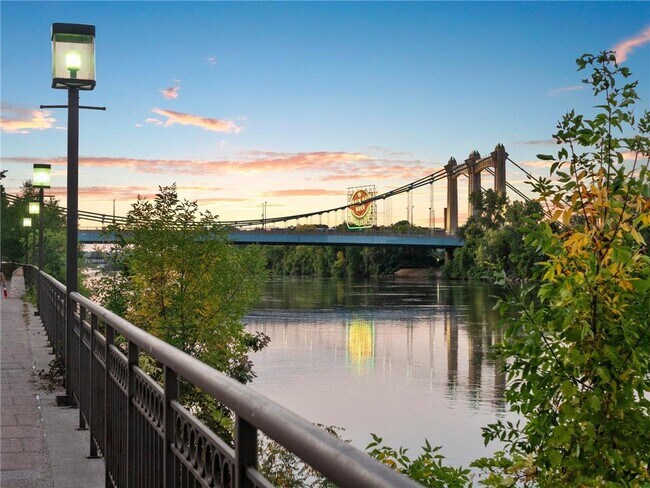 Building Photo - 401 N 2nd St