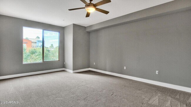 Building Photo - 4803 N Woodmere Fairway