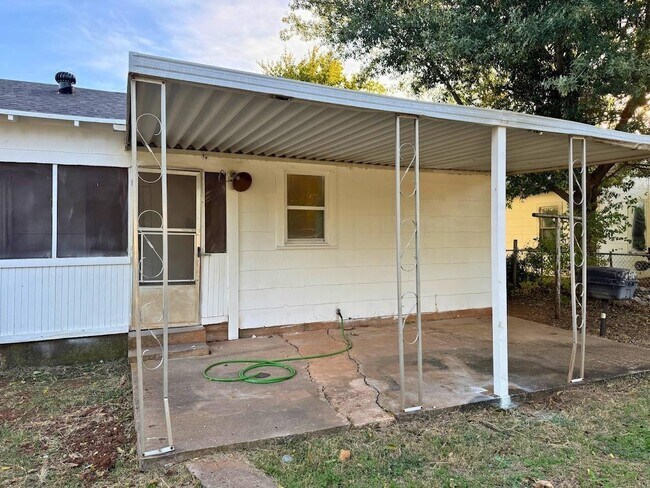 Building Photo - 3008 Cumberland Ave