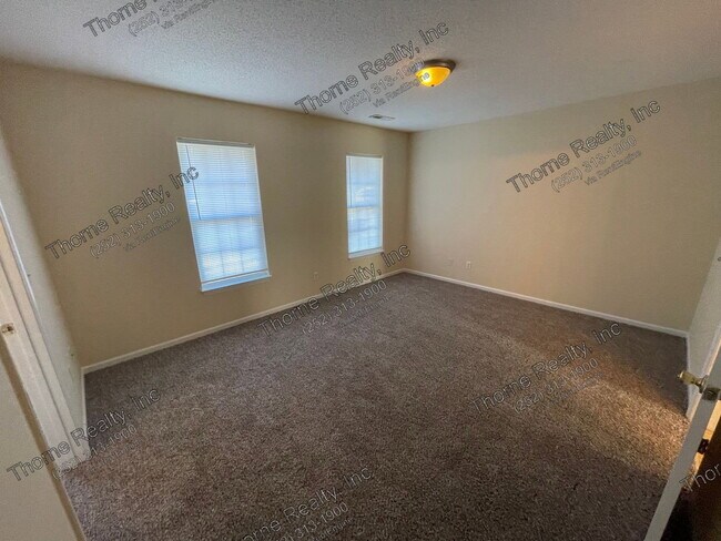 Building Photo - 2256 Sherwood Ave