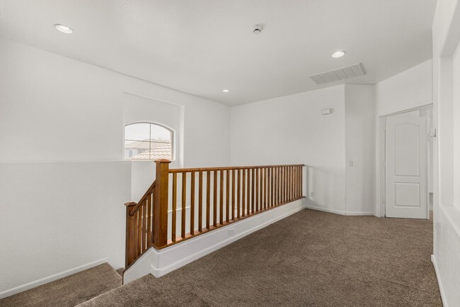 Building Photo - 918 W Windsong Dr