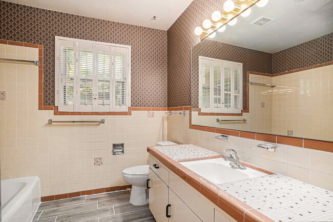 Building Photo - 7527 Quail Run Dr