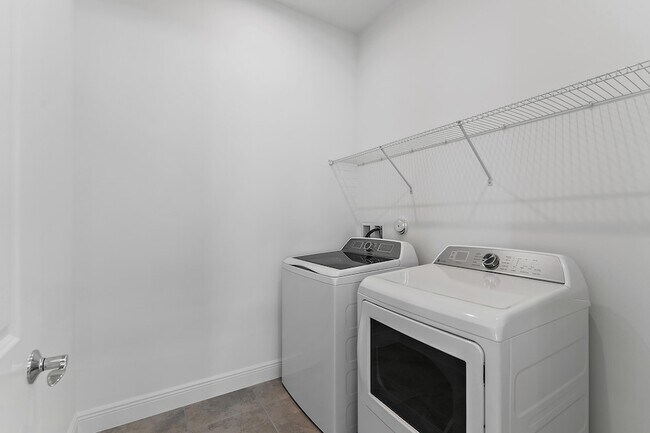Building Photo - 9333 SW Pepoli Way