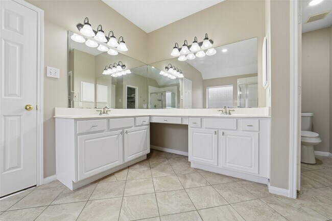 Building Photo - 11030 Desert Springs Cir