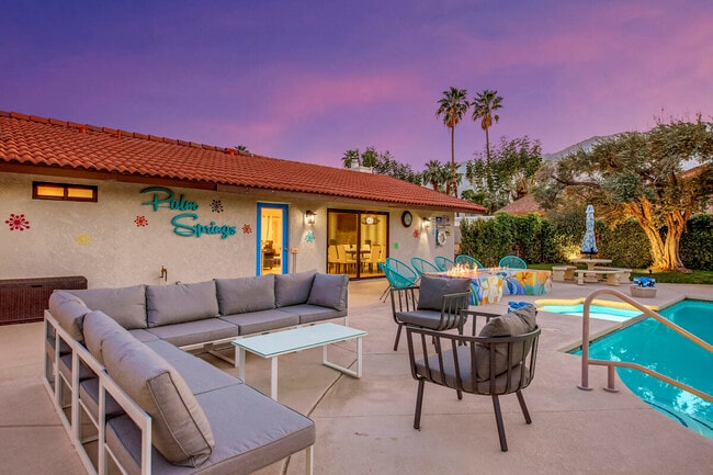 Building Photo - 2230 Tamarisk Rd