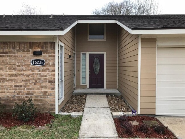 Building Photo - 16238 Mill Point Dr