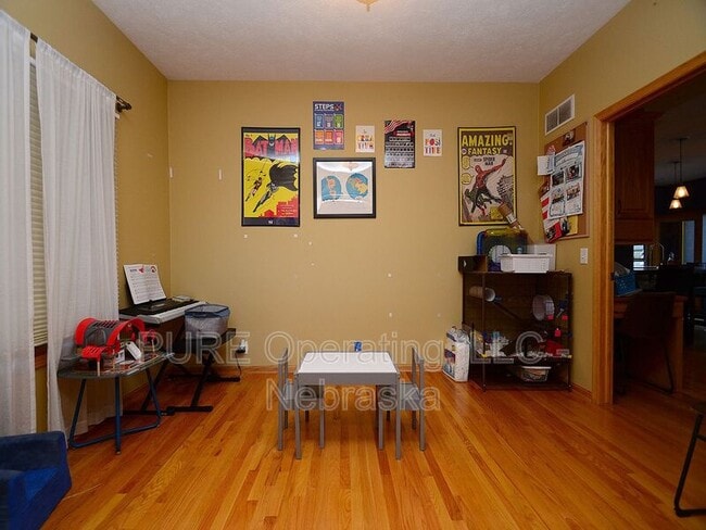 Building Photo - 2003 Crest Ridge Dr