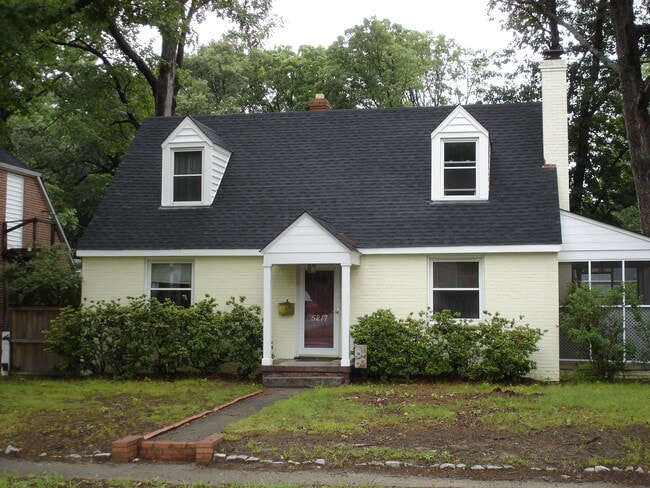Primary Photo - 5217 Forest Hill Ave