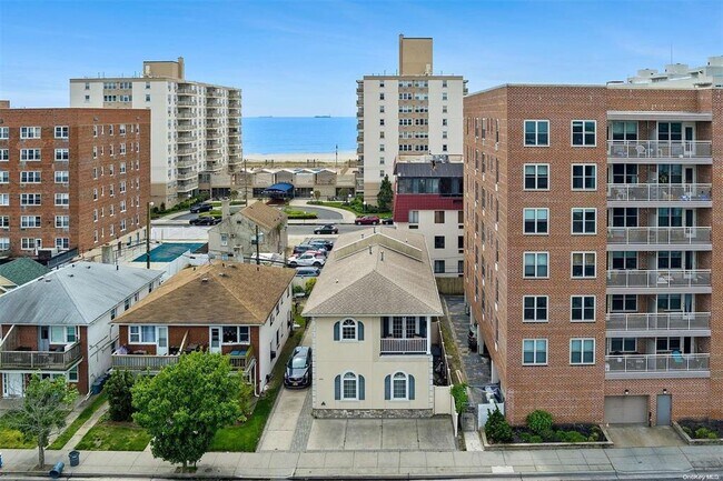 Building Photo - 434 E Broadway