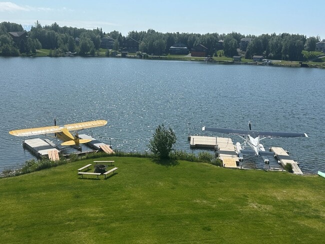 Building Photo - Campbell Lake