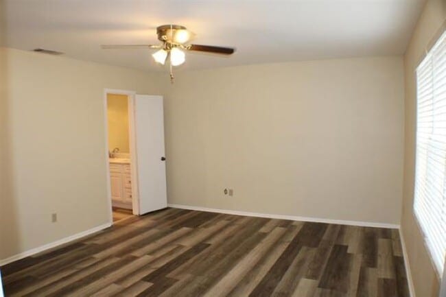 Building Photo - 8690 Manion Dr