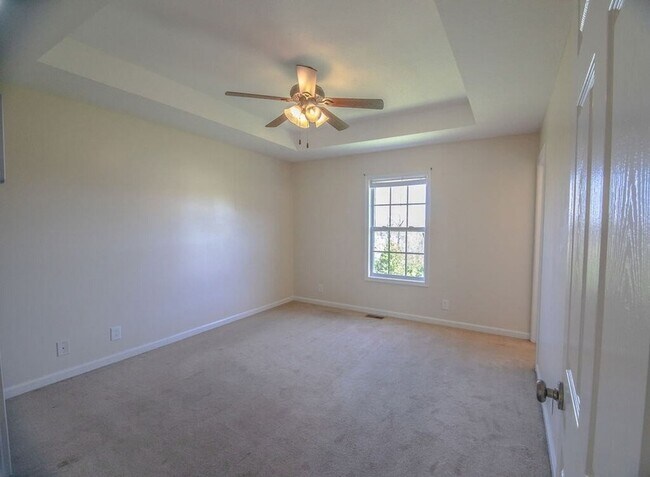 Building Photo - 955 Russet Dr
