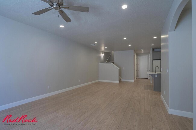 Building Photo - Modern Washington UT Home with 3 Bedrooms and Open Floor Plan
