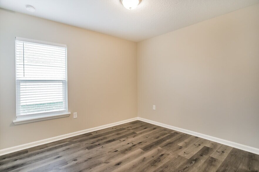 Building Photo - 201 Bluejack Ln