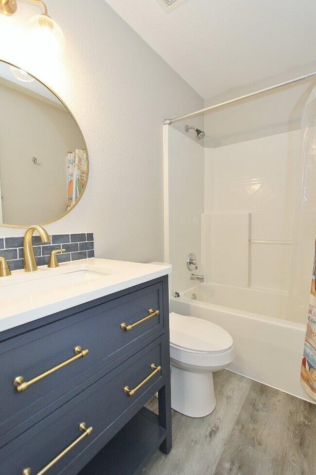 Building Photo - 11847 W Lewisburg Ct