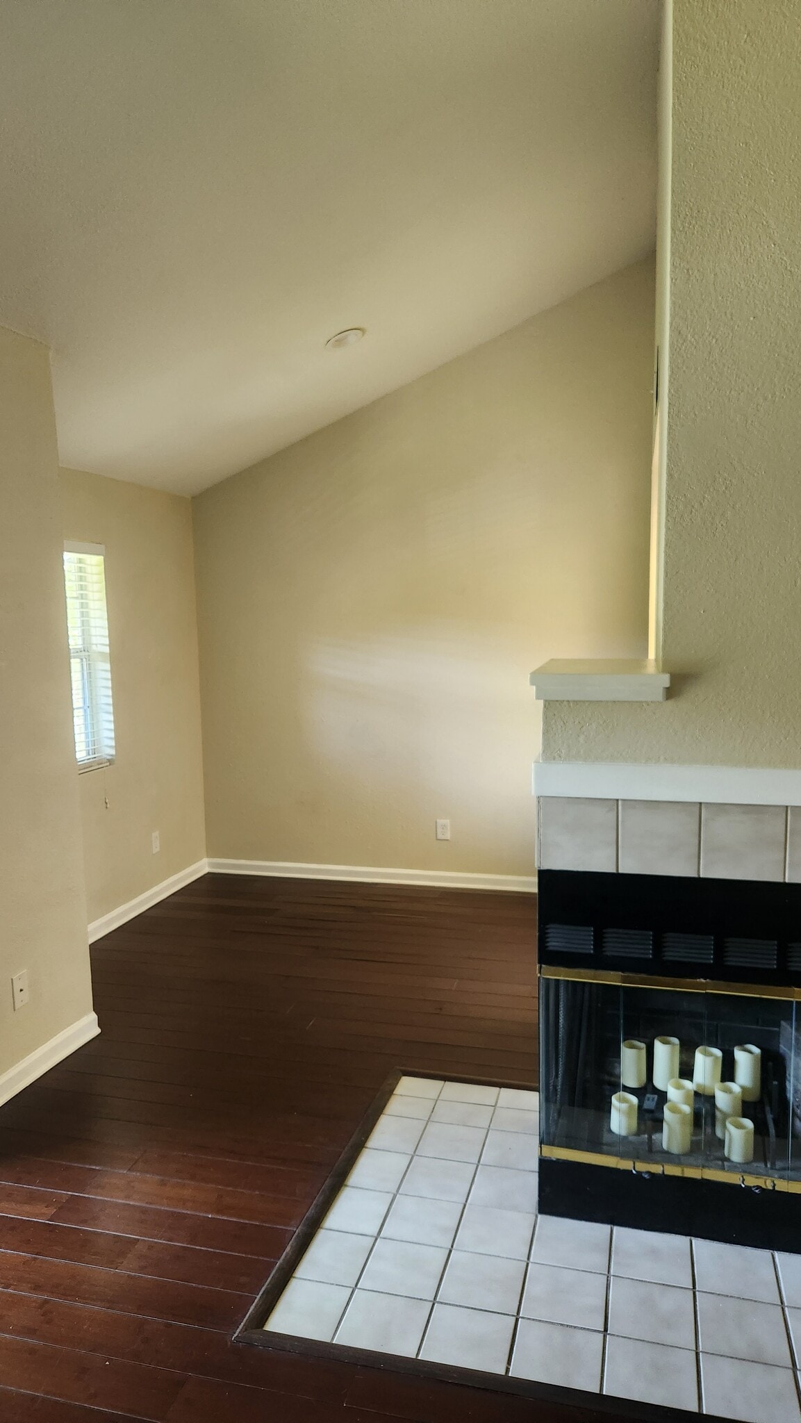 Building Photo - 8170 Mountain View Dr