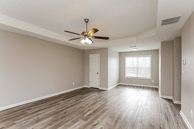 Building Photo - 2152 Glen Hope Ln