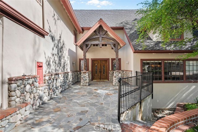 Building Photo - 887 Talisman Ln