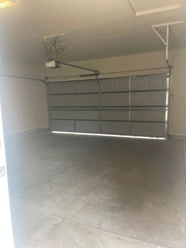 Building Photo - Duplex in South Lubbock