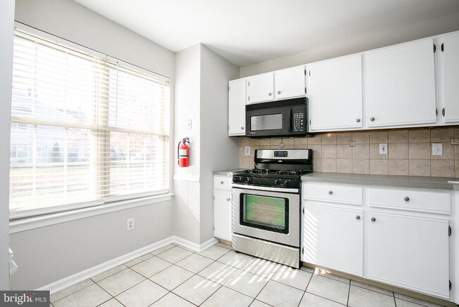 Building Photo - 645 Covington Ct