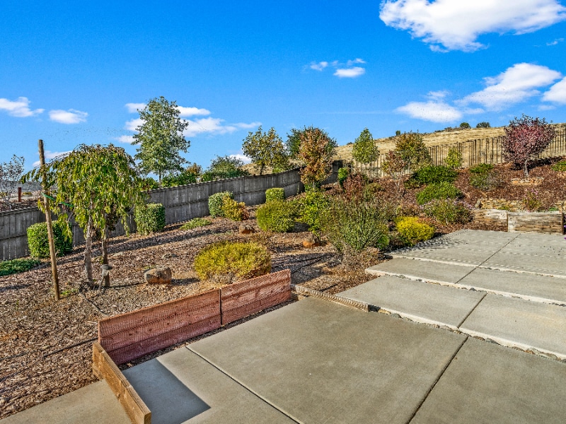 Building Photo - 325 Eagle Creek Ct