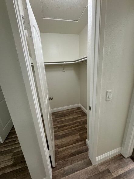 Building Photo - 3603 W Park Balboa Ave