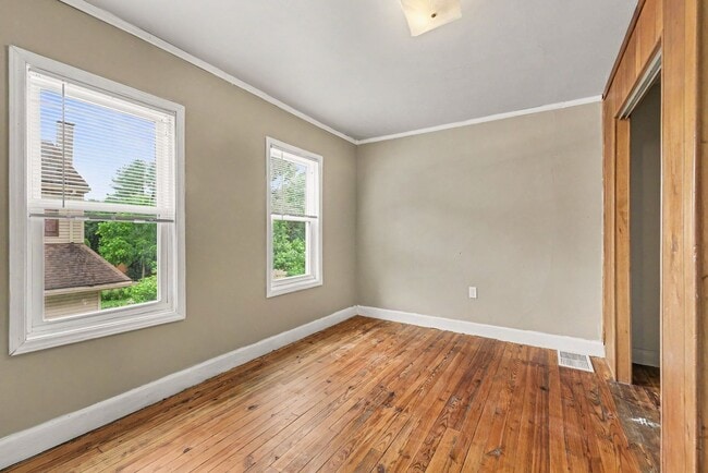 Building Photo - 215-217 Pine Grove MF