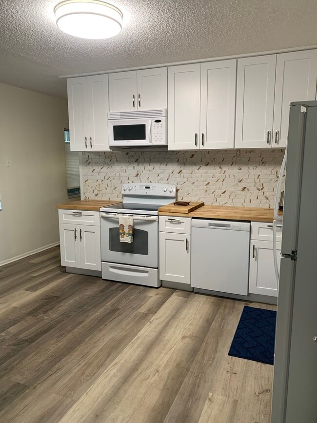 Building Photo - 2292 Costa Rican Dr