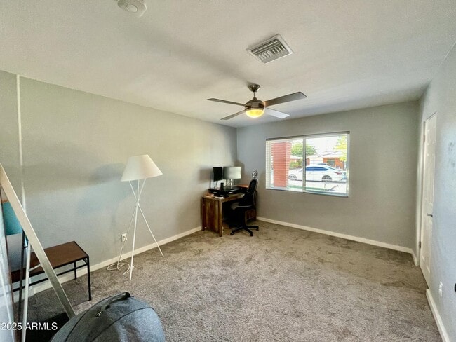 Building Photo - 1520 W Berridge Ln