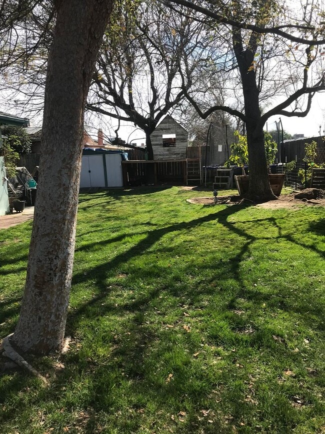 Building Photo - $2,395 Fowler & Shaw, Gorgeous 3 Bedroom h...