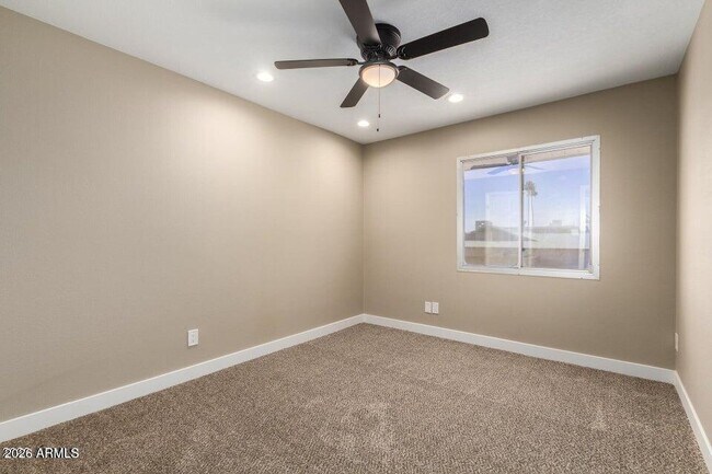 Building Photo - 1628 E Hermosa Dr