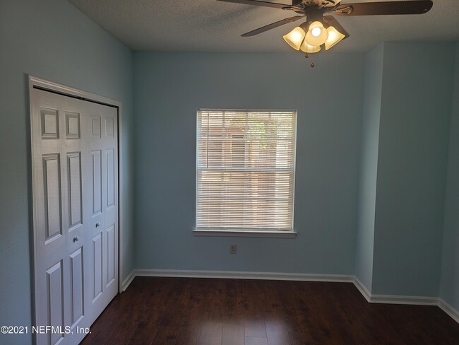 Building Photo - 10000 GATE Pky