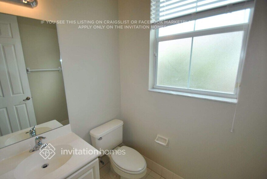 Building Photo - 4304 Main St