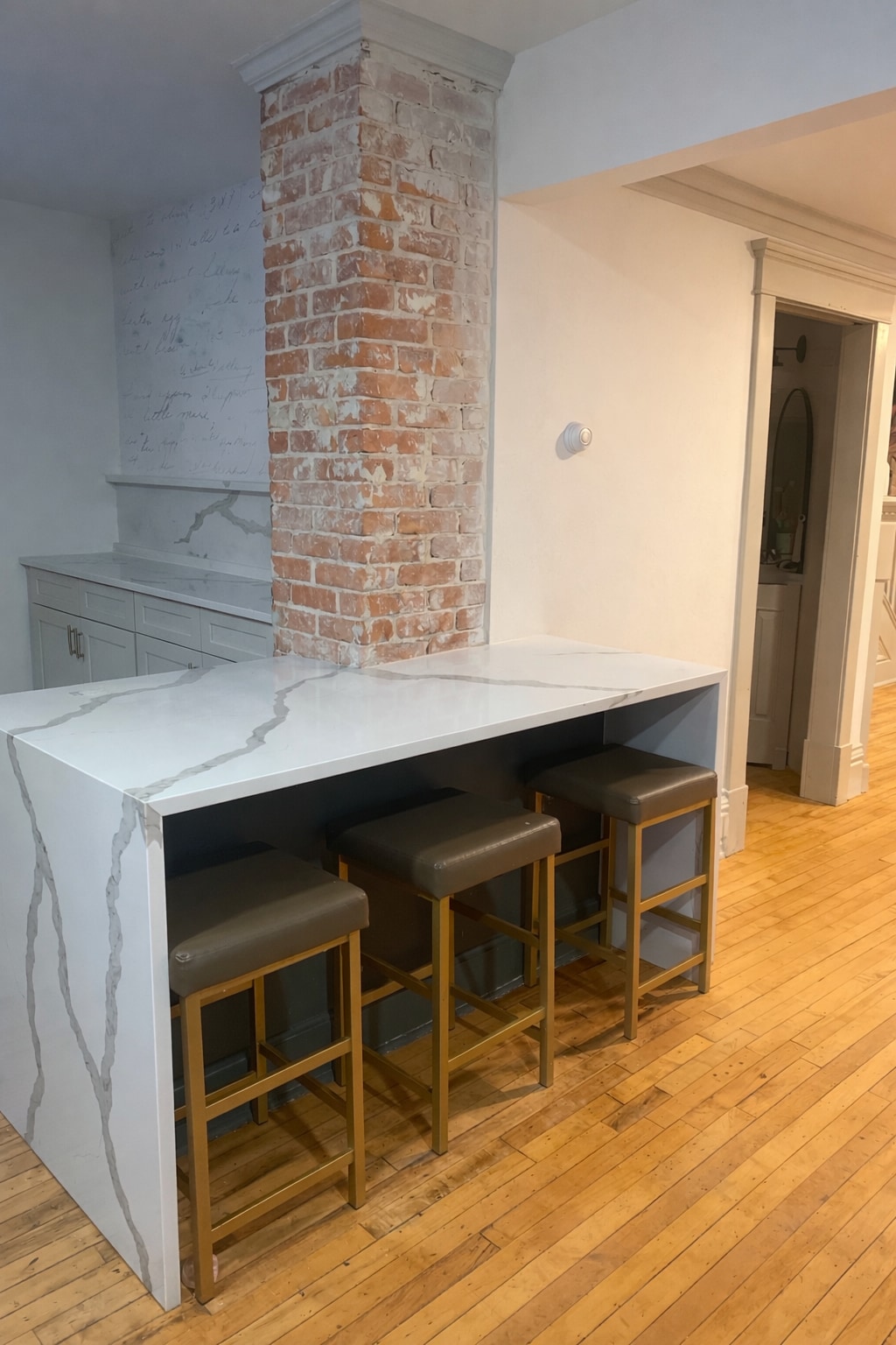 Building Photo - 324 E Michigan St