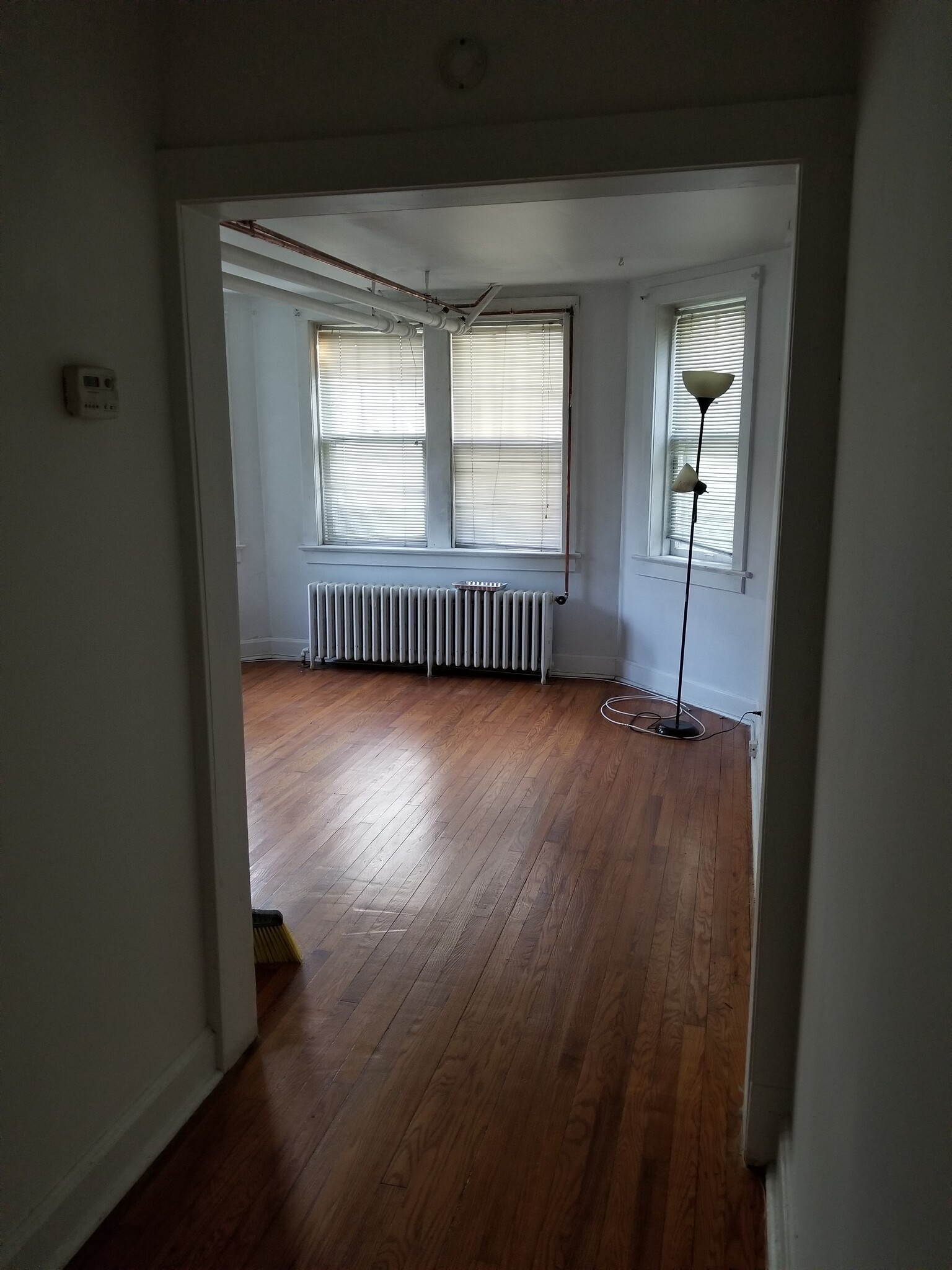 Building Photo - 1326 Dewey Ave