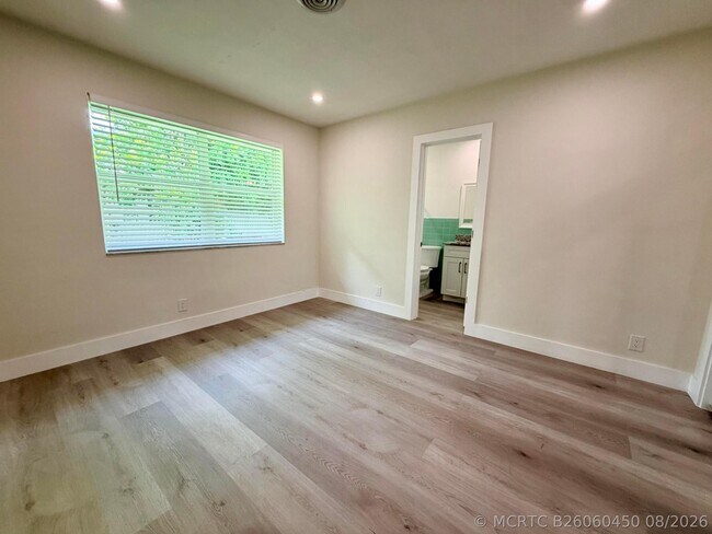 Building Photo - 2020 NE 56th Ct
