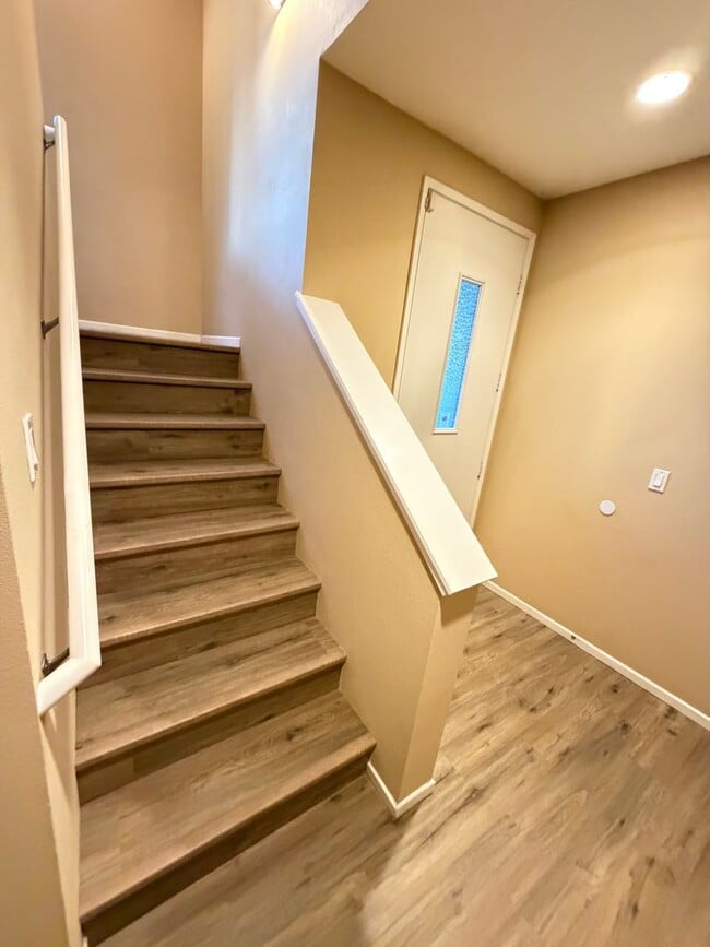 Building Photo - Unbeatable Downtown Escondido Townhome