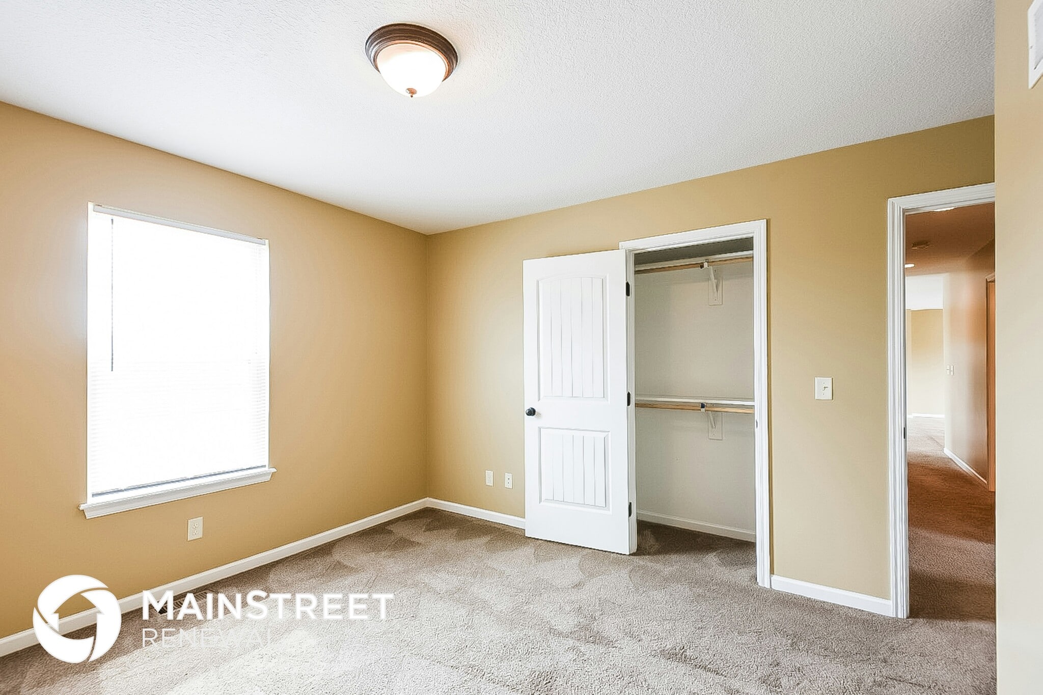 Building Photo - 305 Golfview Dr