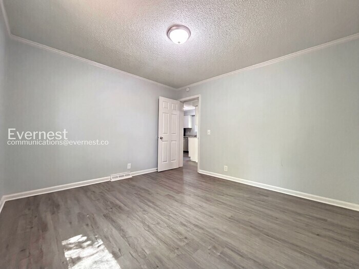 Building Photo - 1174 Alemeda Dr