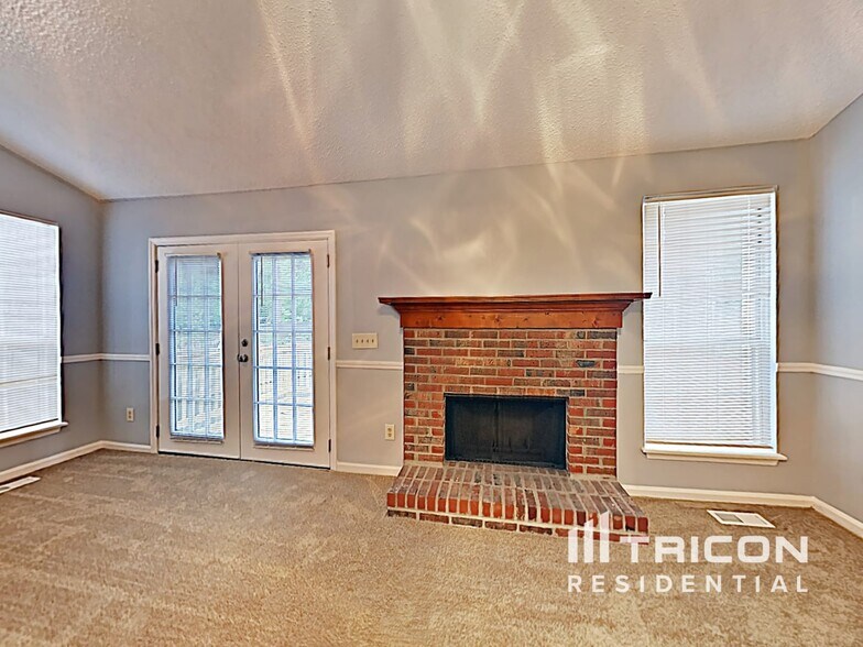 Building Photo - 225 Salusbury Ln