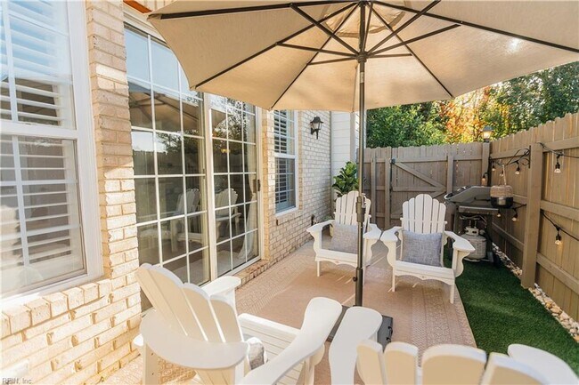 Building Photo - 2000 Picardy Ct