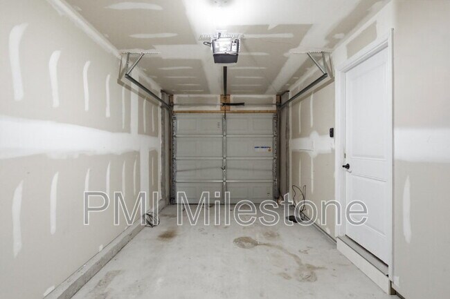 Building Photo - 72 Norwood Dr