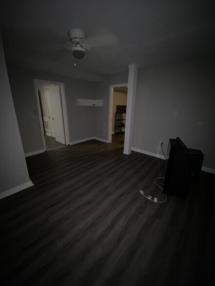 Building Photo - 406 Hietts Ln
