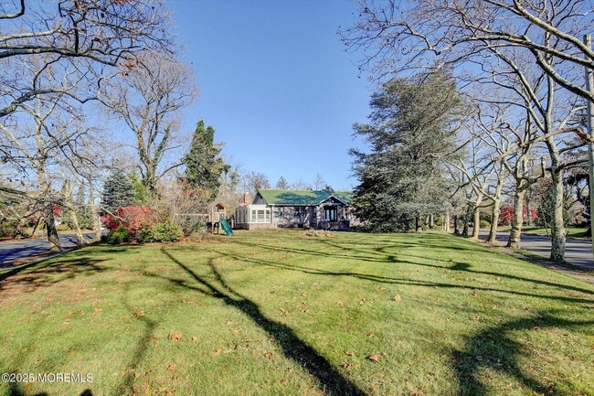 Building Photo - 589 Westwood Ave