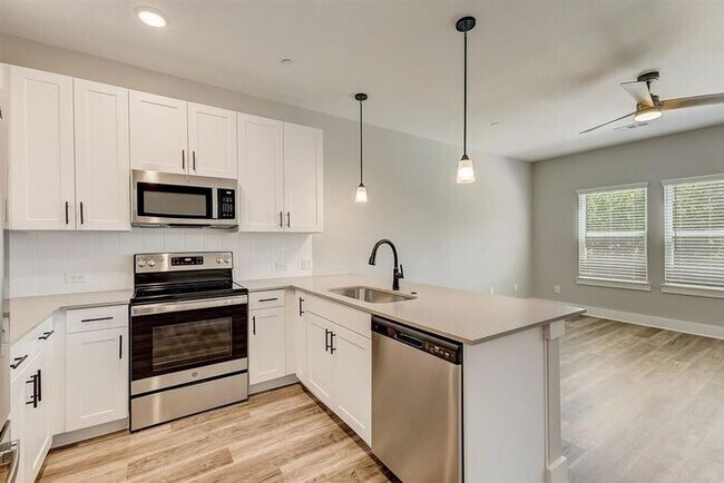 Building Photo - 3700 Florentine Dr