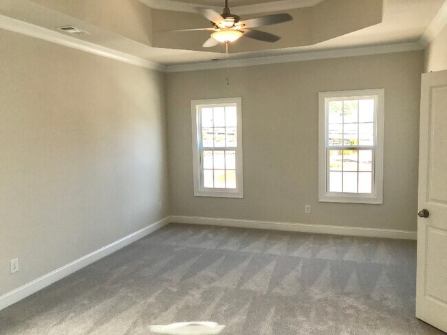 Building Photo - 570 Turlington Pl