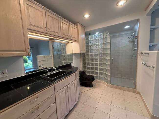 Building Photo - Village Green in Hawaii Kai 3 bedroom 2 ba...