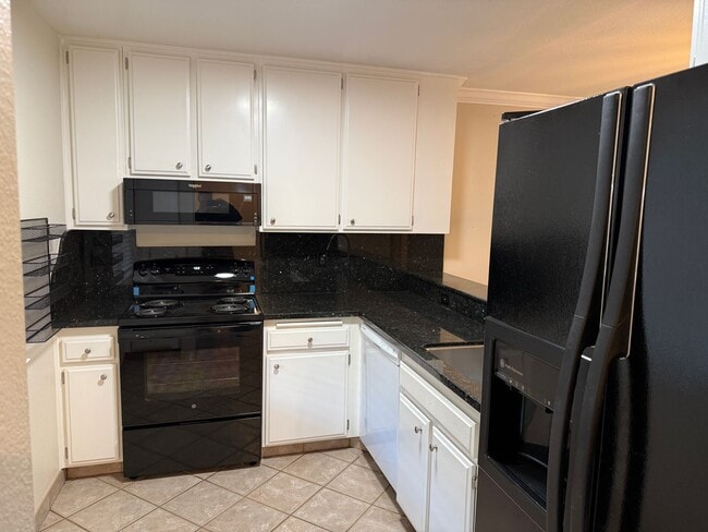 Building Photo - Los Gatos quality condo