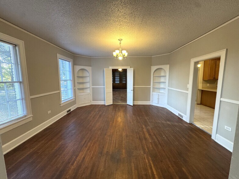 Building Photo - 1020 Cherry Hills Ct